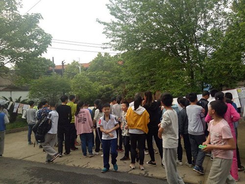 我校數(shù)學(xué)組在全校進(jìn)行數(shù)學(xué)圖形設(shè)計大賽